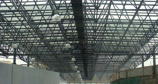 黄石听网架公司的名目师阐述其网架的季节个性